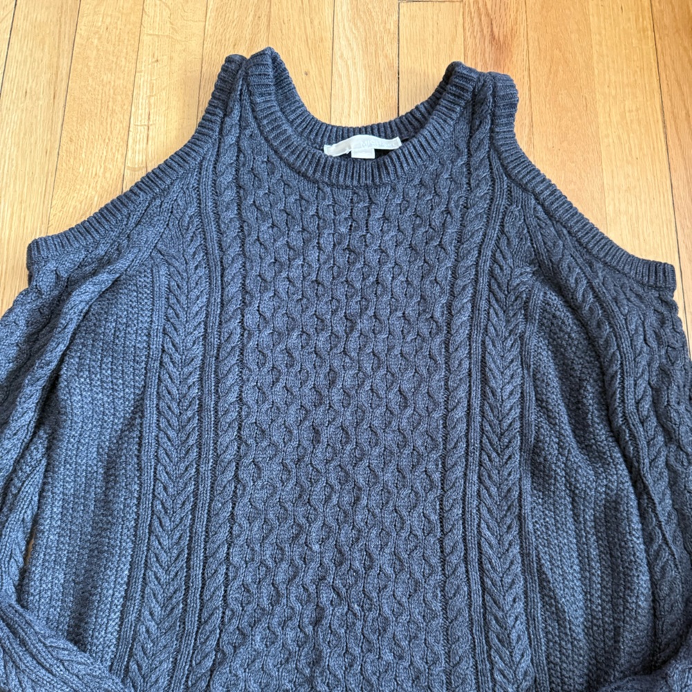 Michael Kors Cable Knit Cold Shoulder Sweater – Size Small (Charcoal Gray)